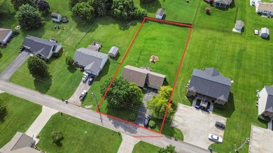 Welcome home to this beautiful 3-bedroom, 2-bath residence - photo 2