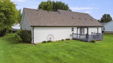Welcome home to this beautiful 3-bedroom, 2-bath residence - photo 8