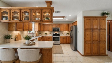 Charming 3-bedroom, 2-bath home with an office situated on 1.51 - photo 3