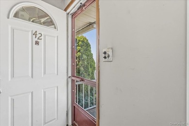 Welcome to 42 Larch Street in Hicksville, a well-maintained cape - photo 4