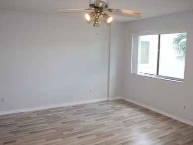 Welcome to this thoughtfully designed three-bedroom - photo 11