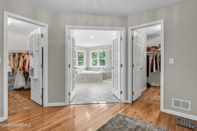 This exceptional Center Hall Colonial offers luxury, privacy - photo 17