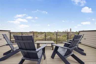 Perched above The Capitol, this contemporary retreat is designed - photo 40