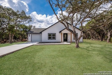 Lake Medina Home For Sale in Bandera Texas