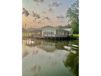 Lake Home For Sale in Pachuta, Mississippi