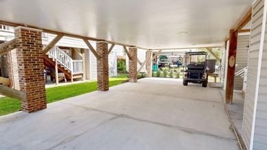 Move-in ready and just blocks from the beach! This beautifully - photo 4