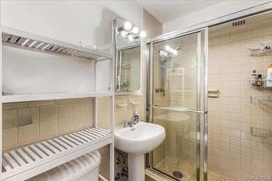 Experience luxury high-rise living in this stunning two-bedroom - photo 14