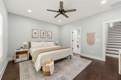 Welcome to this beautifully crafted custom home by Baumgarner - photo 18