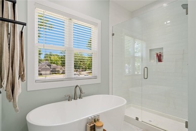 Welcome to this beautifully crafted custom home by Baumgarner - photo 22