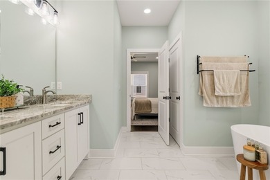 Welcome to this beautifully crafted custom home by Baumgarner - photo 23