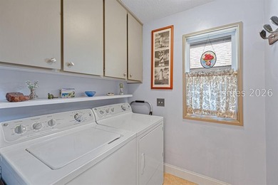Welcome to this calming, nature oriented, three bedroom, three - photo 25