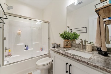 Welcome to this beautifully crafted custom home by Baumgarner - photo 30