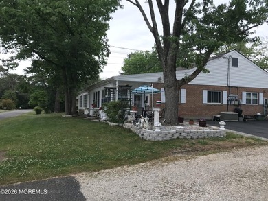 Pride of ownership abounds in this lovingly maintained 2 bedroom - photo 1