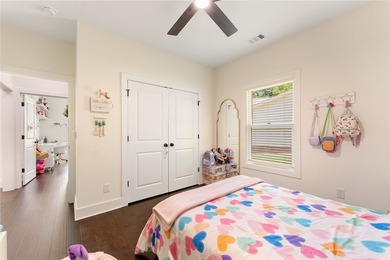 Welcome to this beautifully crafted custom home by Baumgarner - photo 32