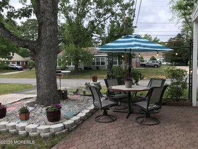 Pride of ownership abounds in this lovingly maintained 2 bedroom - photo 3