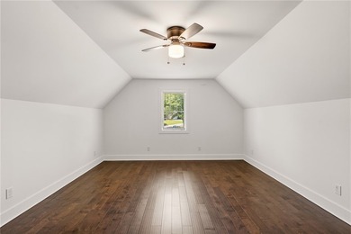 Welcome to this beautifully crafted custom home by Baumgarner - photo 33