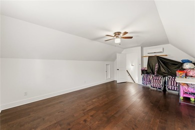 Welcome to this beautifully crafted custom home by Baumgarner - photo 34