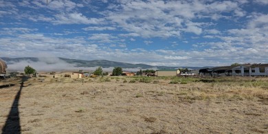 Discover the perfect basecamp for adventure on this beautiful 0 - photo 5