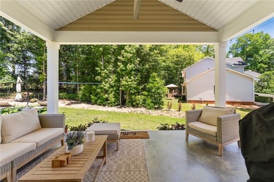 Welcome to this beautifully crafted custom home by Baumgarner - photo 37