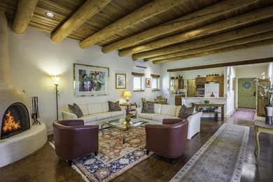OPEN, LIGHT-FILLED SINGLE-LEVEL CONDOMINIUM IN THE HIGHLY - photo 1
