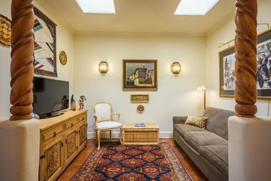 OPEN, LIGHT-FILLED SINGLE-LEVEL CONDOMINIUM IN THE HIGHLY - photo 7