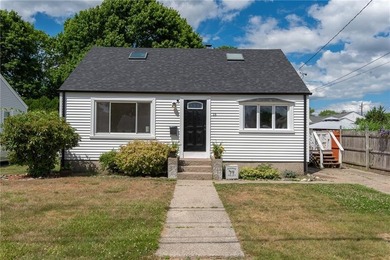 15 Gage Street, Warwick This one is a keeper! Lovely dormered - photo 1