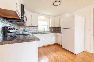 15 Gage Street, Warwick This one is a keeper! Lovely dormered - photo 6
