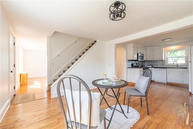 15 Gage Street, Warwick This one is a keeper! Lovely dormered - photo 8