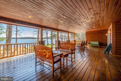 Stunning lakefront log home offering the perfect blend of rustic - photo 11
