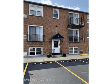Stop renting and start owning! This move-in-ready 1-bedroom - photo 12