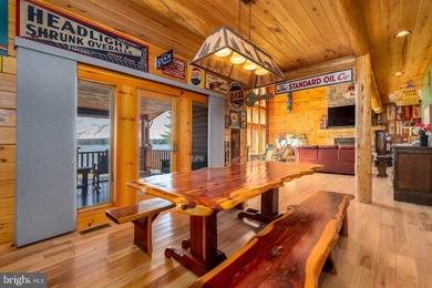 Stunning lakefront log home offering the perfect blend of rustic - photo 24