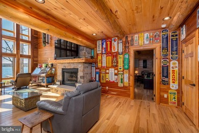 Stunning lakefront log home offering the perfect blend of rustic - photo 30
