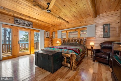 Stunning lakefront log home offering the perfect blend of rustic - photo 33