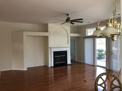 Beautifully updated & well maintained 3-bdrm, 2-bath home on a - photo 6