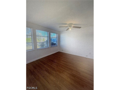 Charming 3 bedroom 1 bath. Brand new appliances, remodeled - photo 6