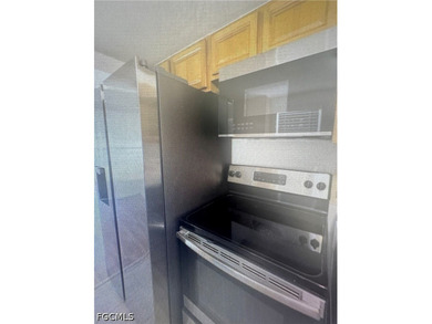 Charming 3 bedroom 1 bath. Brand new appliances, remodeled - photo 7