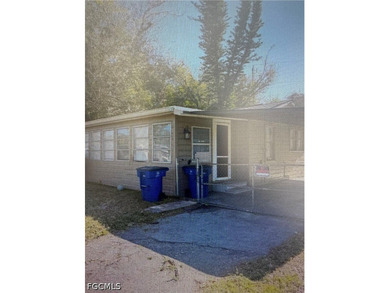 Charming 3 bedroom 1 bath. Brand new appliances, remodeled - photo 9
