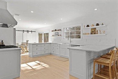 Escape to easy, turnkey North Haven living - quiet streets - photo 11