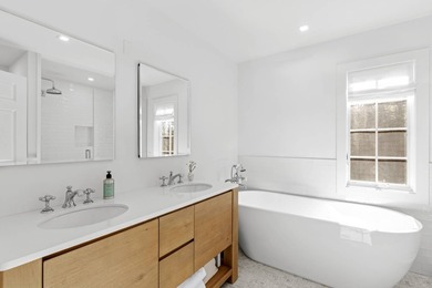Escape to easy, turnkey North Haven living - quiet streets - photo 22