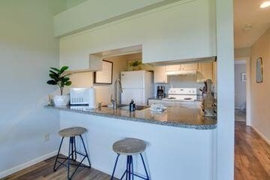 Turn-Key Golf Course Condo in Pointe Royale, Ready for Immediate - photo 5