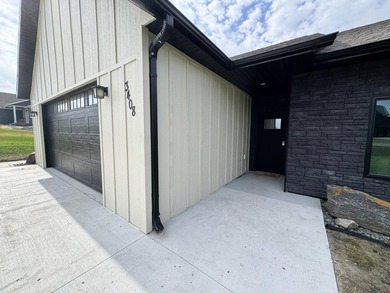 The search ends here. Built in 2024, this nearly new 3 bedroom - photo 29