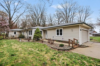 Enjoy the Gull Lake lifestyle with 70' of lake access and shared - photo 2