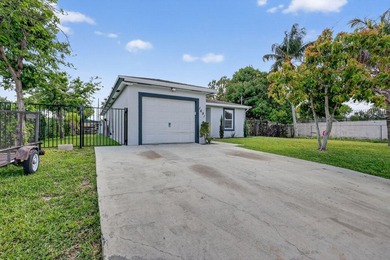 Completely upgraded home, which truly offers Florida living at - photo 2