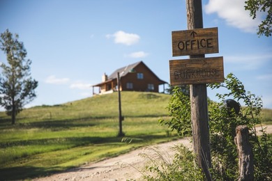 Welcome to the Snow Goose Lodge near Jamestown Wildlife Area and - photo 56