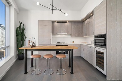 THE SMARTEST BUY IN BROOKLYN. BROOKLYN POINT OFFERS ONE OF THE - photo 4