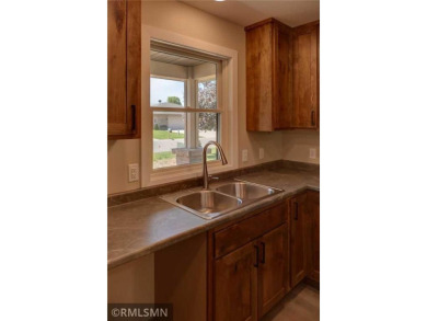 Conveniently located in Amery's highly sought after Pondhurst