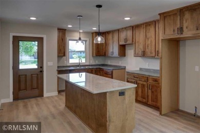 Conveniently located in Amery's highly sought after Pondhurst