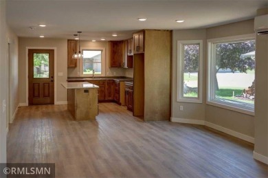 Conveniently located in Amery's highly sought after Pondhurst