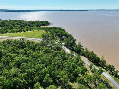 ABSOLUTE STUNNING LAKE VIEWS YEAR-ROUND ON THIS 1.36-ACRE LOT IN - photo 3