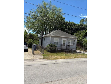 Oakland Beach Cottage with Open Floor Plan, Two Bedroom, One - photo 3